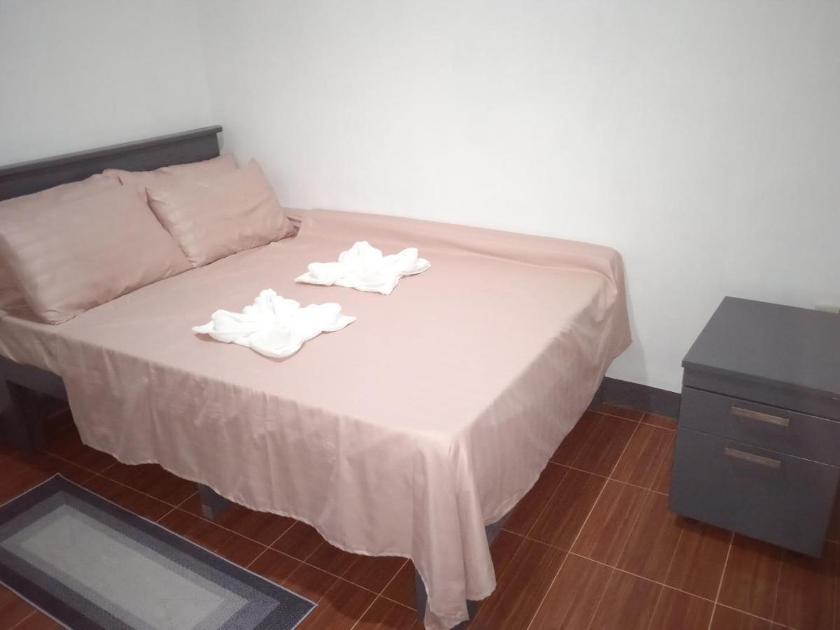 Sarah'S Garden Bnb & Spa Clarin  Luaran gambar